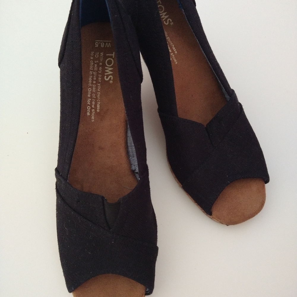 Tom's platform shoes size 8.5